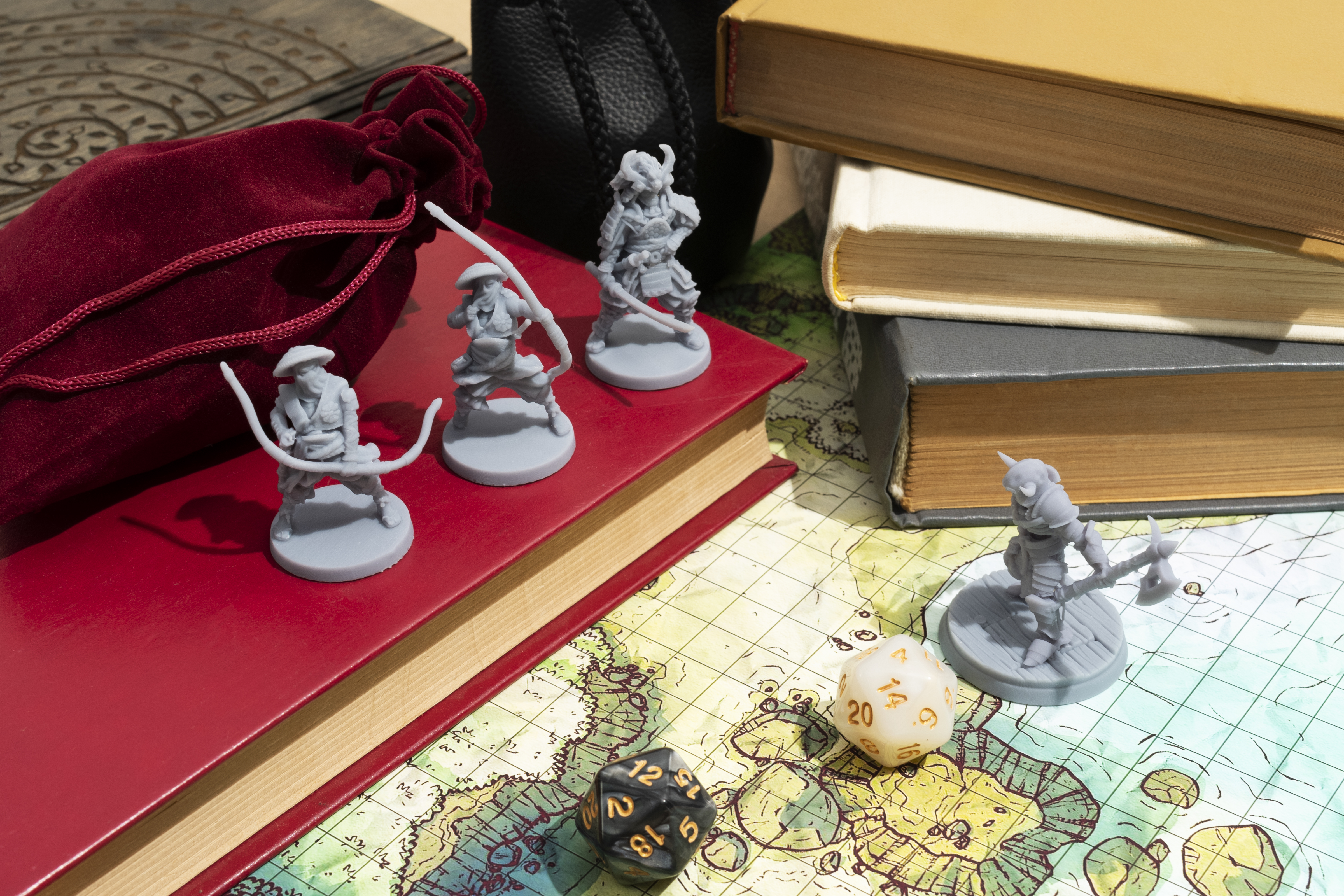 Miniaturas e dados sobre o mapa